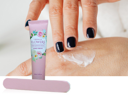 Memperkenalkan Set Hadiah Krim Tangan Baharu Kami: Floral Elegance